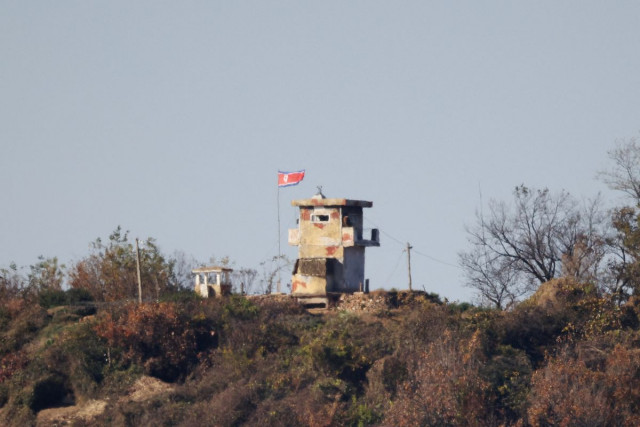 train crosses north korea border into russia after arms report think tank says train crosses north korea border into russia after arms report think tank says