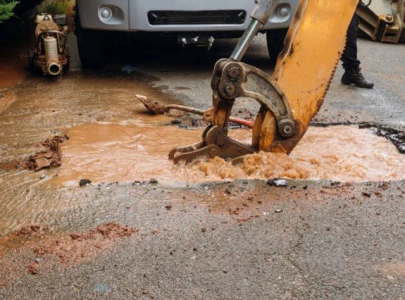 karachi faces water shortage as another water line bursts karachi faces water shortage as another water line bursts