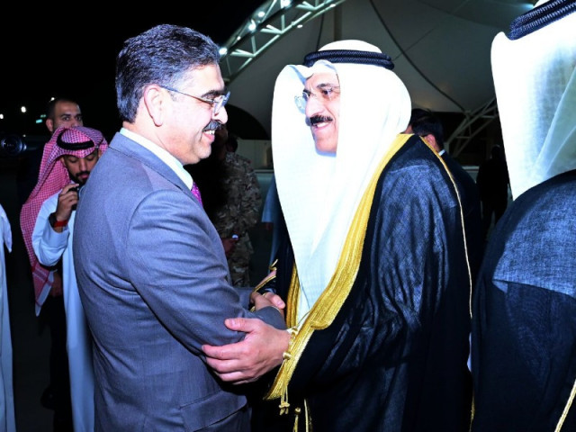 caretaker prime minister anwaarul haq kakar arrives in kuwait for his two day visit on november 28 2023 photo pid caretaker prime minister anwaarul haq kakar arrives in kuwait for his two day visit on november 28 2023 photo pid