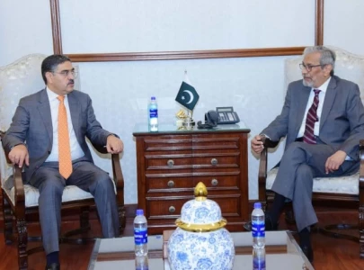 cm discusses issue of displaced people with pm cm discusses issue of displaced people with pm