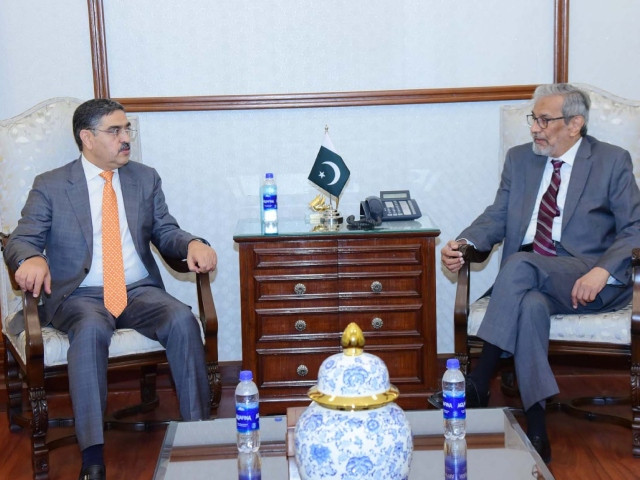 caretaker chief minister of sindh maqbool baqar called on caretaker prime minister anwar ul haq kakar in karachi on august 23 2023 photo pid