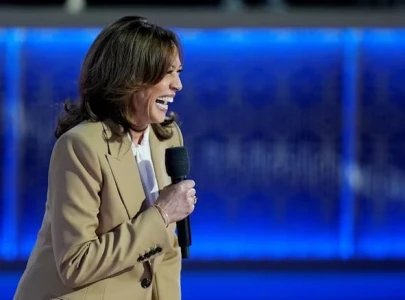 kamala harris breaks fundraising records with 500 million in just four weeks