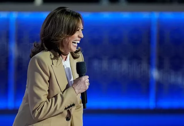 kamala harris breaks fundraising records with 500 million in just four weeks kamala harris breaks fundraising records with 500 million in just four weeks