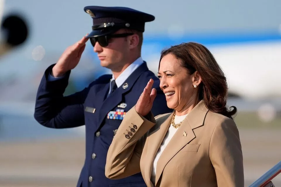 us vice president and democratic presidential candidate visits joint base andrews maryland july 27 2024 photo reuters us vice president and democratic presidential candidate visits joint base andrews maryland july 27 2024 photo reuters