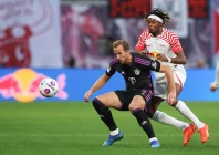 kane penalty helps bayern snatch draw at leipzig
