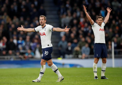 spurs kane hints at vertonghen vorm departure