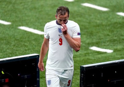 kane s england place in question after scotland flop
