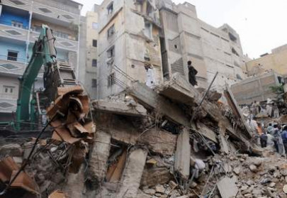 500 buildings in lahore endangered and not safe to live in