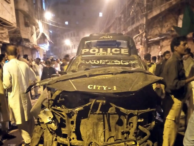 cop held over involvement in kharadar bomb blast cop held over involvement in kharadar bomb blast