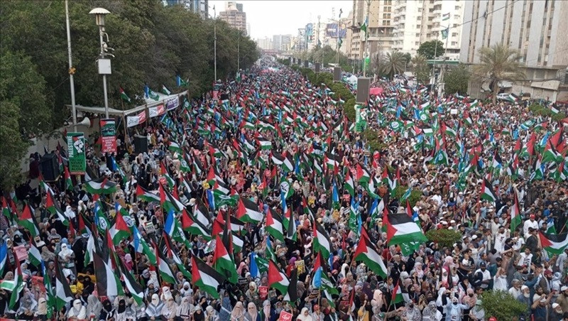 carrying tri colour palestinian flags and bannersthe protesters started to gather at the shahrah e faisal road photo anadolu agency