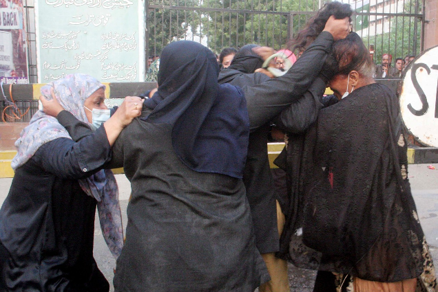 policewomen in particular used excess force on protesting nurses photo online