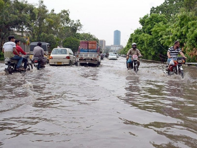 rain washes away govt claims in karachi rain washes away govt claims in karachi