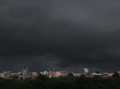 moderate to heavy rain lashes different parts of karachi