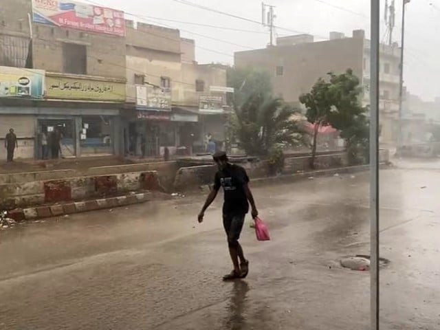 cloudy weather light rain set to cool karachi today cloudy weather light rain set to cool karachi today