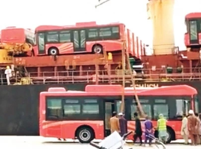 100 more buses reach karachi from china