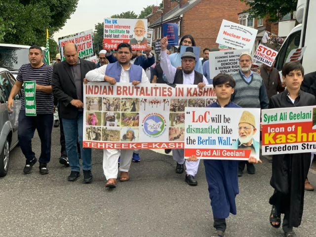 fahim kayani president of tehreek e kashmir uk leads rally to mark youm e baba i hurriyat in united kingdom photo express fahim kayani president of tehreek e kashmir uk leads rally to mark youm e baba i hurriyat in united kingdom photo express