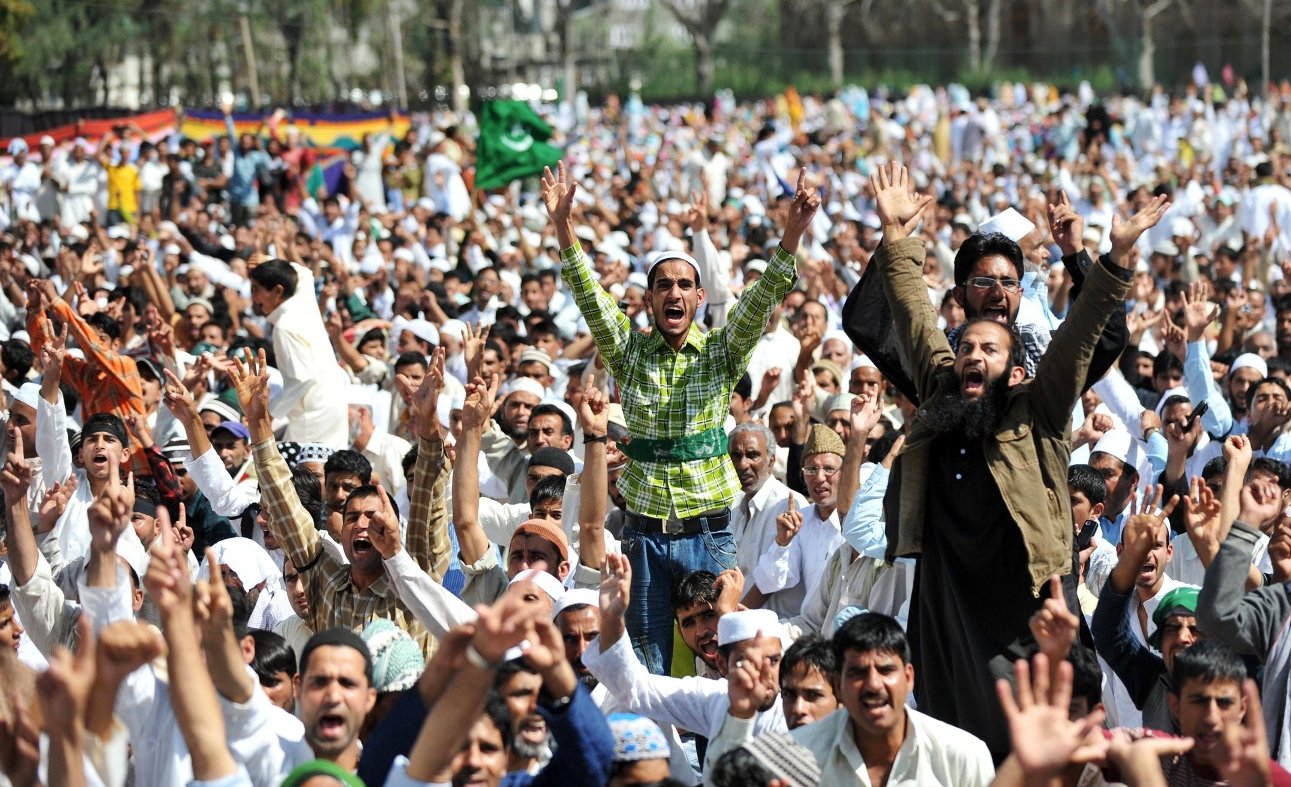 پاکستان IIOJK میں کشمیریوں کے ماورائے عدالت قتل کی مذمت کرتا ہے۔  ایکسپریس ٹریبیون۔