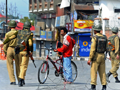 media watch criticism on both sides of the border media watch criticism on both sides of the border