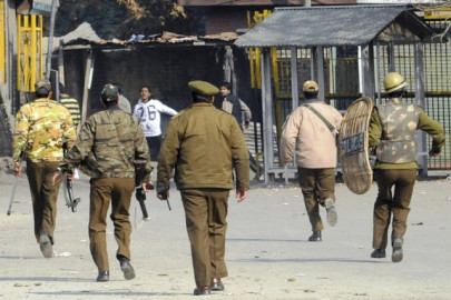clashes in ihk as eid prayers erupt into protests clashes in ihk as eid prayers erupt into protests