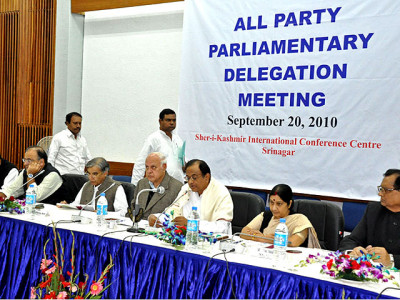 geelani mirwaiz boycott meeting on kashmir