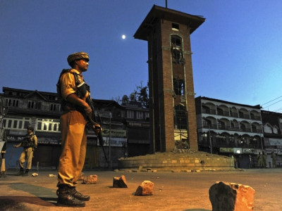 new violence as indian experts arrive in kashmir