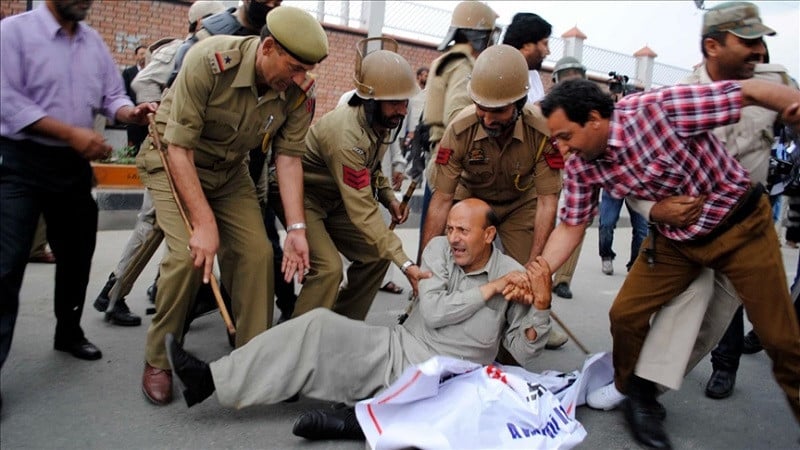 police arresting kashmiri politician engineer rashid photo anadolu agency