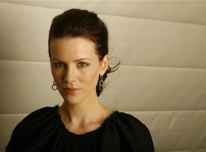 kate beckinsale makes first red carpet appearance after rough year of health struggles