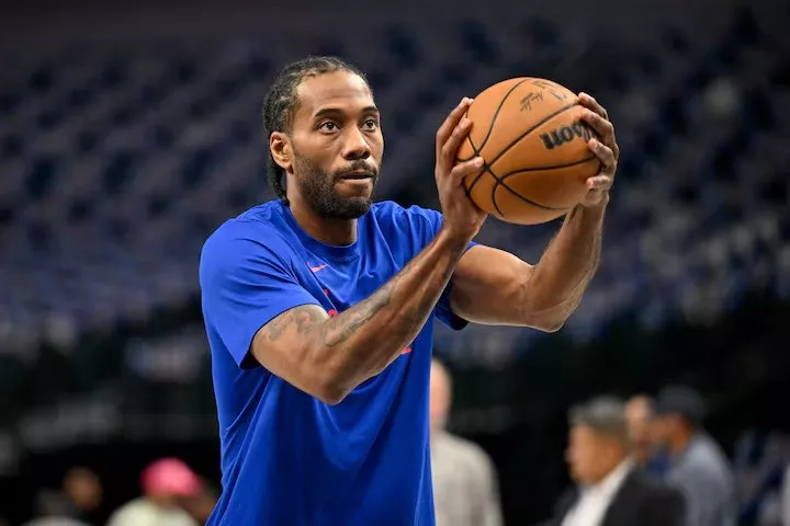 la clippers forward kawhi leonard warms up before a game photo reuters la clippers forward kawhi leonard warms up before a game photo reuters