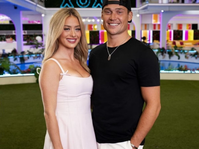 love island usa star kaylor s mother calls new boyfriend aaron hormonal teenage boy love island usa star kaylor s mother calls new boyfriend aaron hormonal teenage boy
