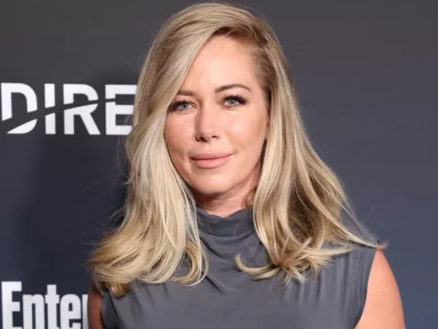 kendra wilkinson claps back at body shaming trolls not a playboy girl anymore kendra wilkinson claps back at body shaming trolls not a playboy girl anymore