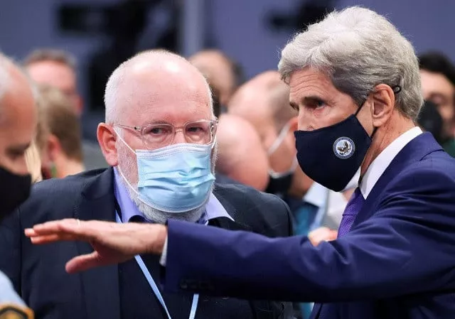 us climate envoy john kerry talks with european commission vice president frans timmermans during the un climate change conference cop26 in glasgow scotland britain november 13 2021 photo reuters us climate envoy john kerry talks with european commission vice president frans timmermans during the un climate change conference cop26 in glasgow scotland britain november 13 2021 photo reuters
