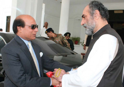 pml q must consult ppp on no confidence vote khosa