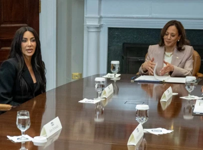 kim kardashian visits the white house discusses criminal justice