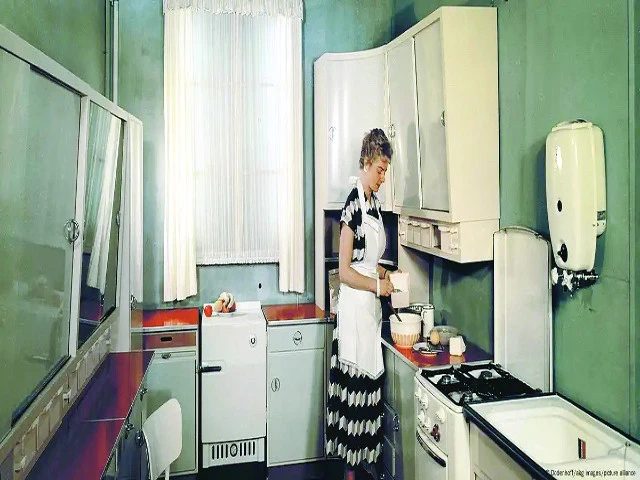 margarete sch tte lihotzky designed the kitchen in the 1920s photo dw margarete sch tte lihotzky designed the kitchen in the 1920s photo dw