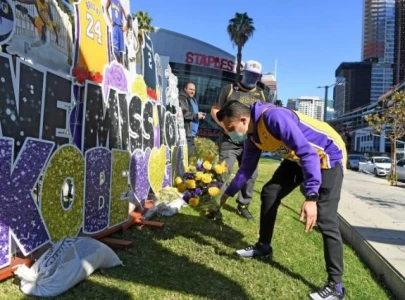 los angeles mourns on first anniversary of kobe bryant s death