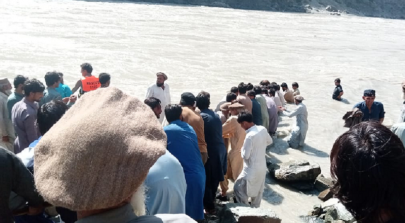 17 die after passenger van plunges into river in kohistan 17 die after passenger van plunges into river in kohistan