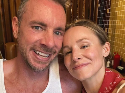 kristen bell and dax shepard let their daughters explore amusement park alone for seven hours kristen bell and dax shepard let their daughters explore amusement park alone for seven hours