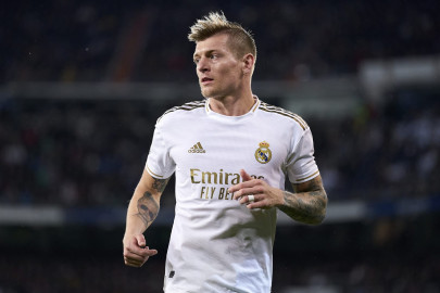 ice cold kroos keeps real madrid in the hunt for trophies again