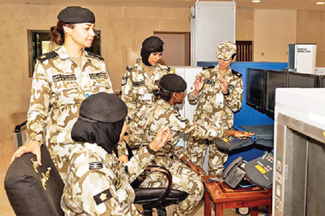 Photo of Kuwait allows women to join military in combat roles