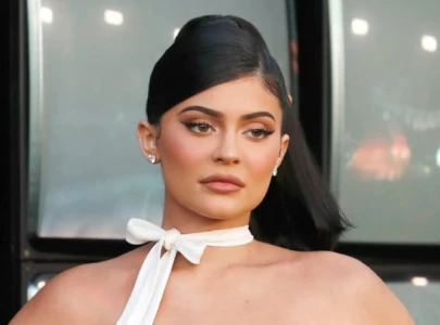 kylie jenner holds extravagant nobu catered dinner for her family