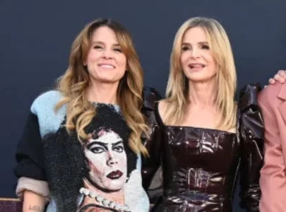 kyra sedgwick and daughter sosie swap outfits at maxxxine premiere to chappell roan s hot to go