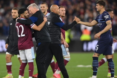 west ham end man city s hold on league cup