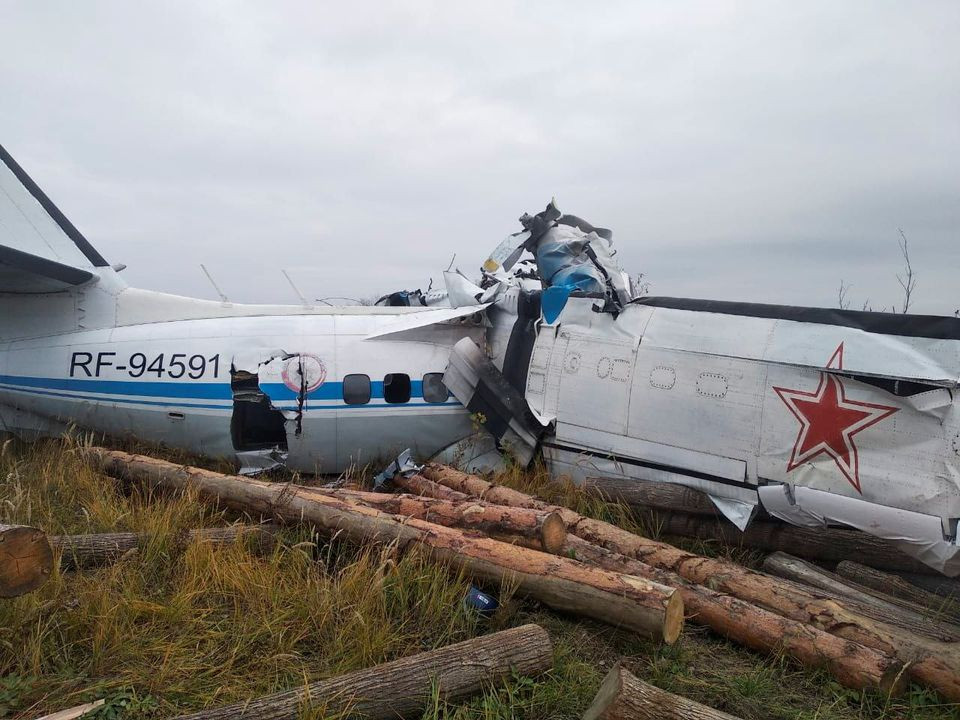Photo of Russian plane carrying parachutists crashes, 16 killed
