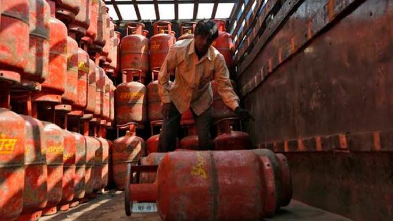 new year gift govt cuts lpg price by nearly rs6 per kg