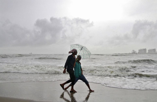 monsoon rains lash india s kerala coast two days ahead of usual monsoon rains lash india s kerala coast two days ahead of usual