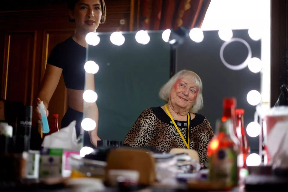 parisian catwalk wants to show beauty has no age parisian catwalk wants to show beauty has no age