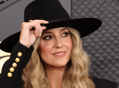 lainey wilson   entertainer of the year at acm awards 2024