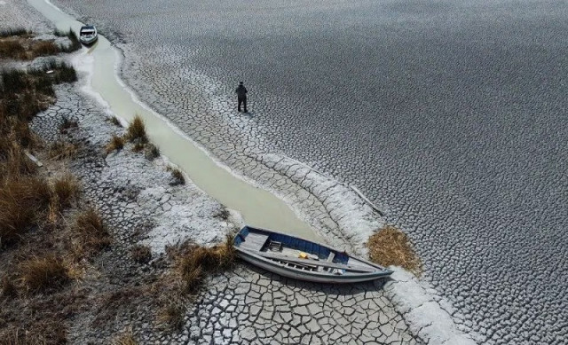 lake titicaca latin america s largest freshwater basin as it is edging towards record low levels on cojata island bolivia october 26 2023 photo reuters lake titicaca latin america s largest freshwater basin as it is edging towards record low levels on cojata island bolivia october 26 2023 photo reuters