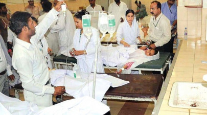 42 landhi korangi residents hospitalised after using bad water