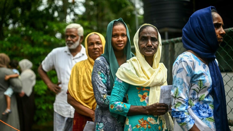 sri lankans are voting for president in an effective referendum on an unpopular international monetary fund austerity plan photo afp